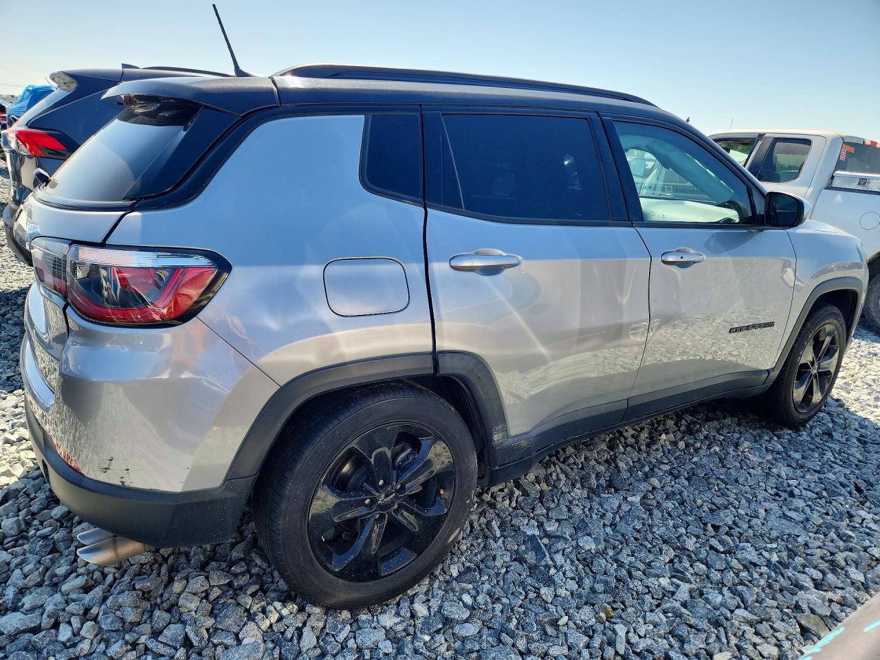 2019 JEEP COMPASS LATITUDE photo 3