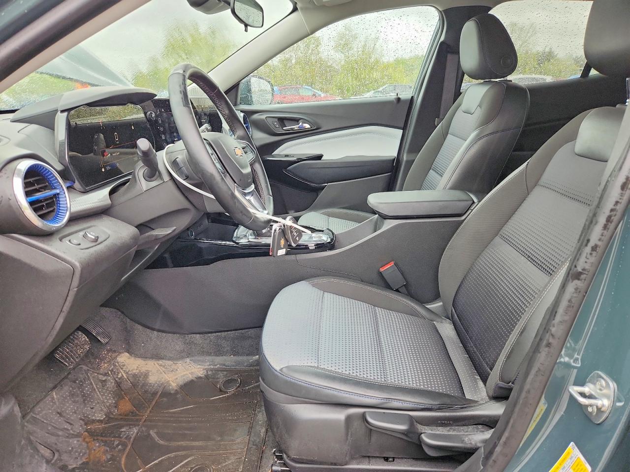 2025 CHEVROLET TRAX 1LT photo 13