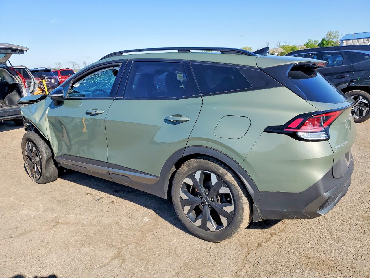 2023 KIA SPORTAGE X LINE photo 3