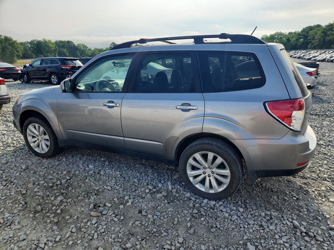 2011 SUBARU FORESTER 2.5X PREMIUM photo 2