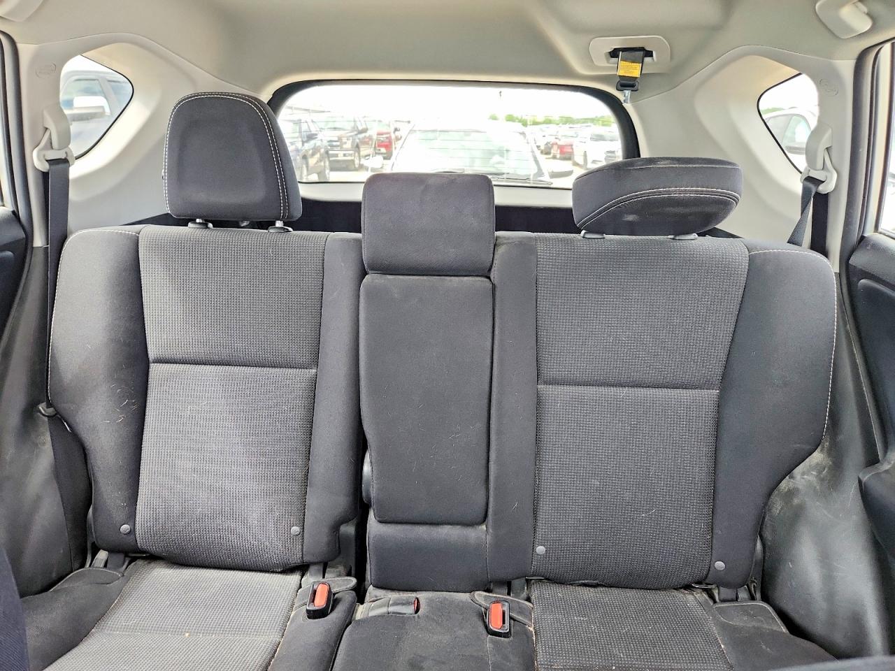 2017 TOYOTA RAV4 XLE photo 28