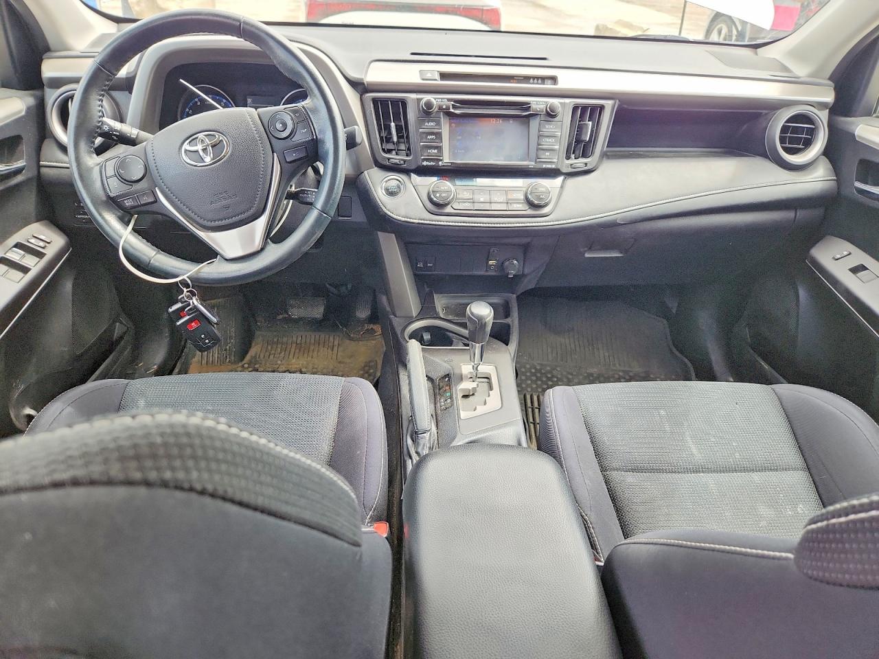 2017 TOYOTA RAV4 XLE photo 22
