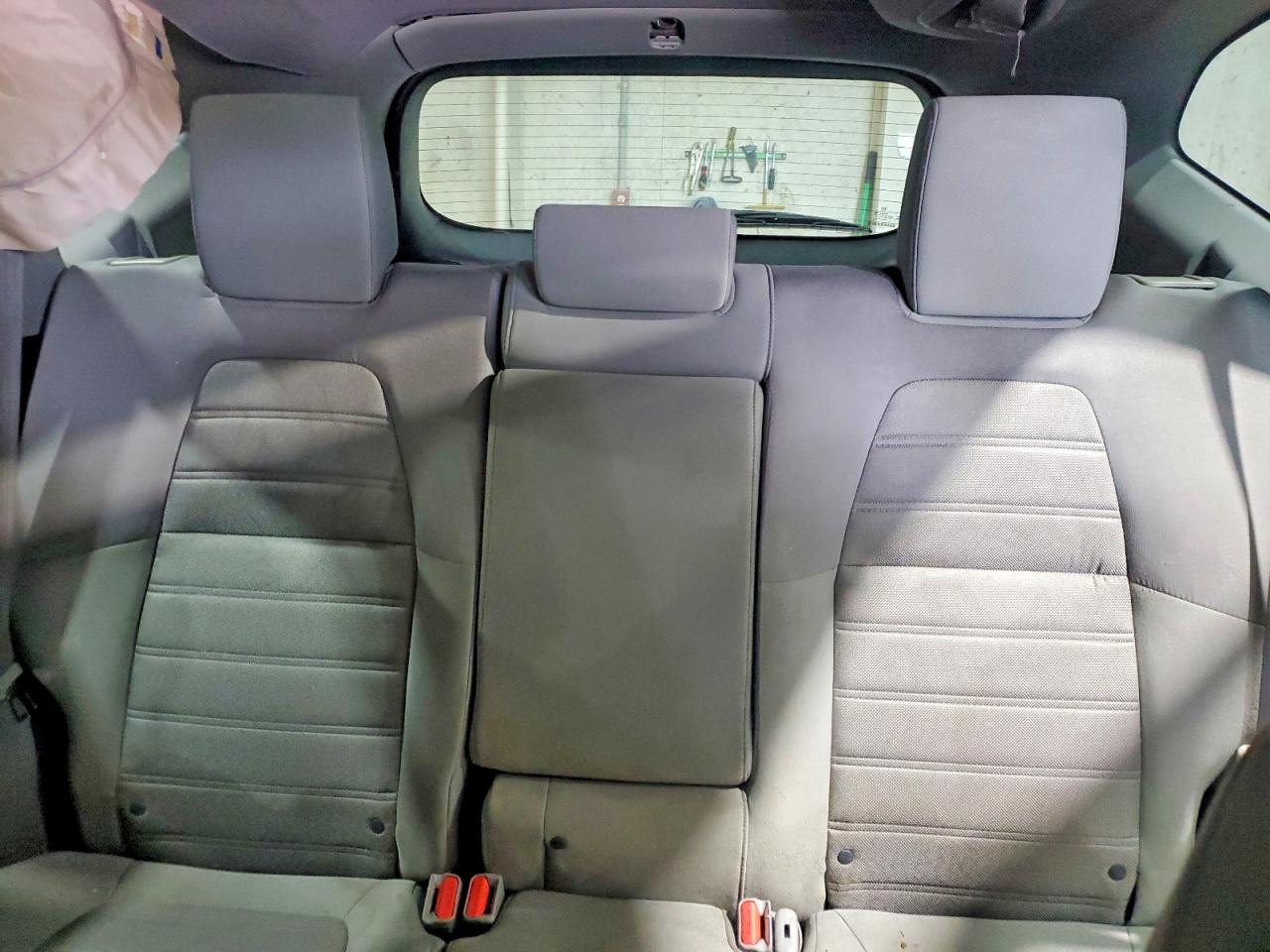 2017 HONDA CR-V LX photo 28