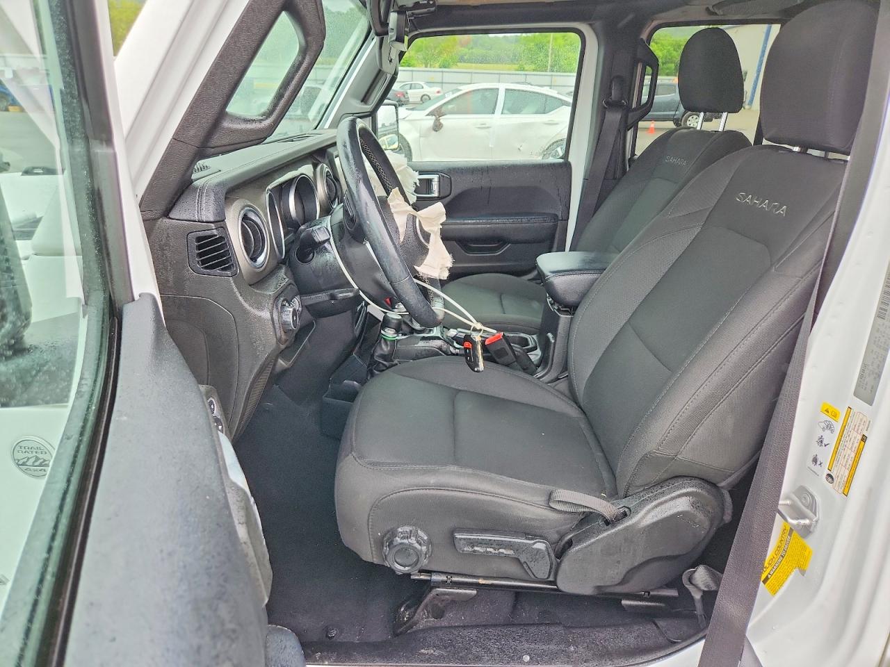 2019 JEEP WRANGLER UNLIMITED SAHARA photo 19