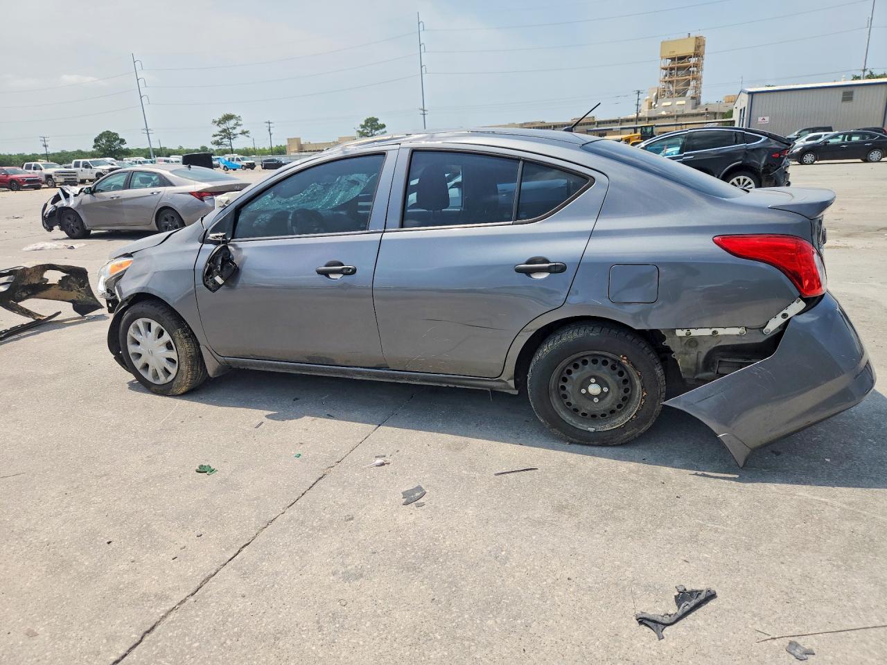 2018 NISSAN VERSA S PLUS photo 4