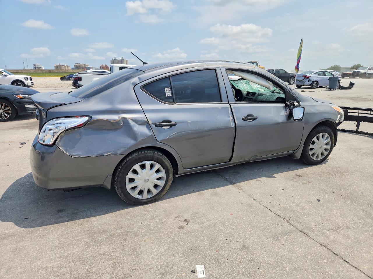 2018 NISSAN VERSA S PLUS photo 7
