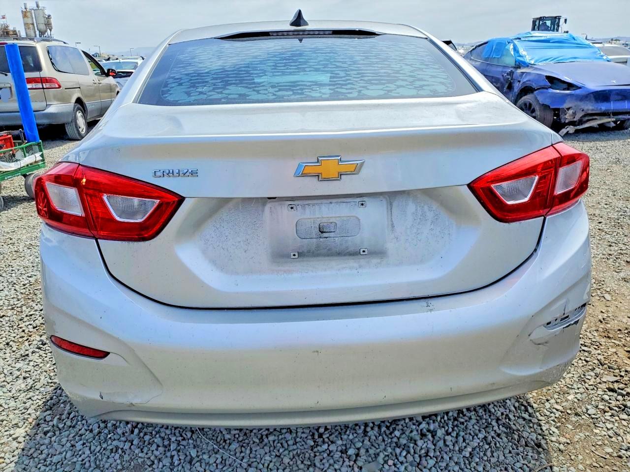 2016 CHEVROLET CRUZE LS photo 16