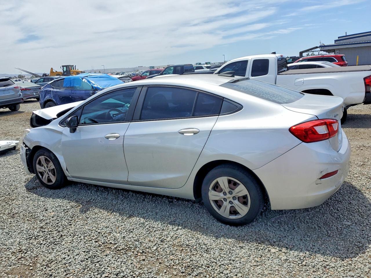 2016 CHEVROLET CRUZE LS photo 4