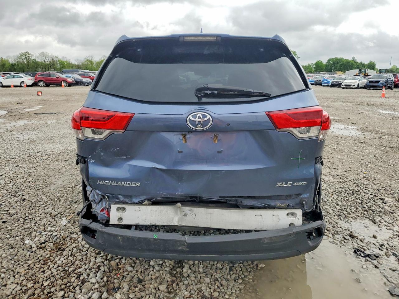 2019 TOYOTA HIGHLANDER photo 11