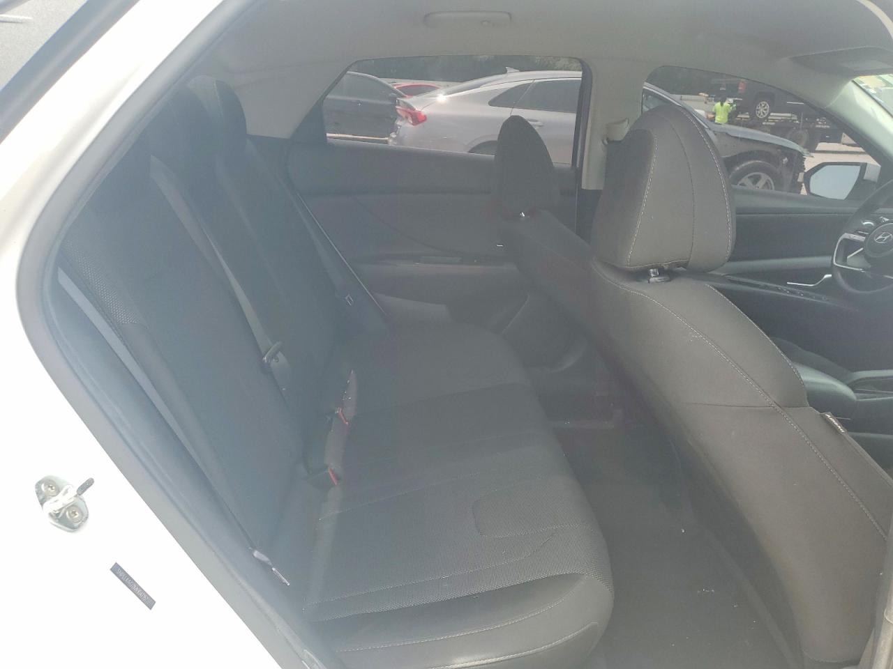 2021 HYUNDAI ELANTRA SE photo 10