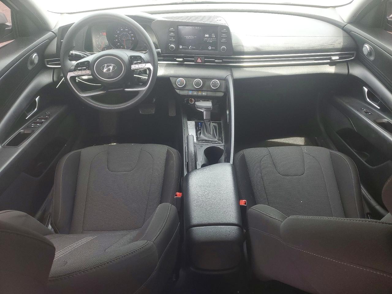 2021 HYUNDAI ELANTRA SE photo 8