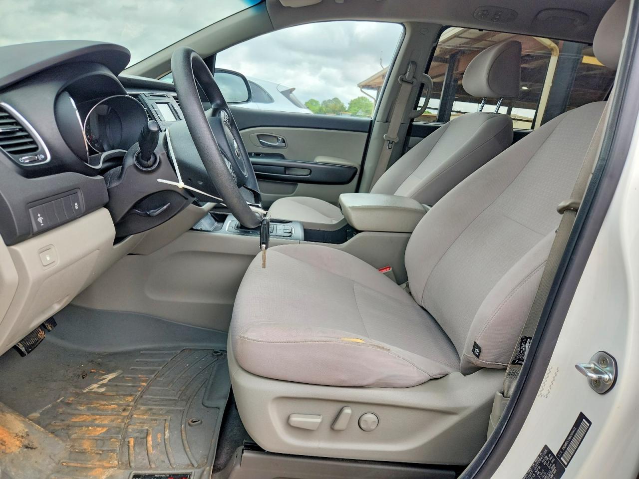 2016 KIA SEDONA LX photo 7