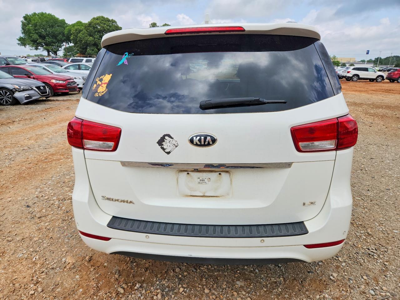 2016 KIA SEDONA LX photo 6