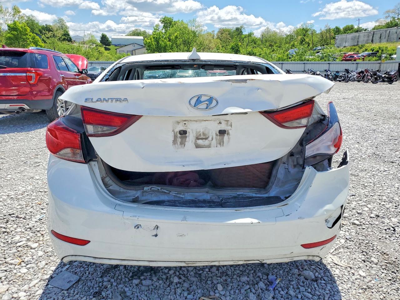 2016 HYUNDAI ELANTRA SE photo 6