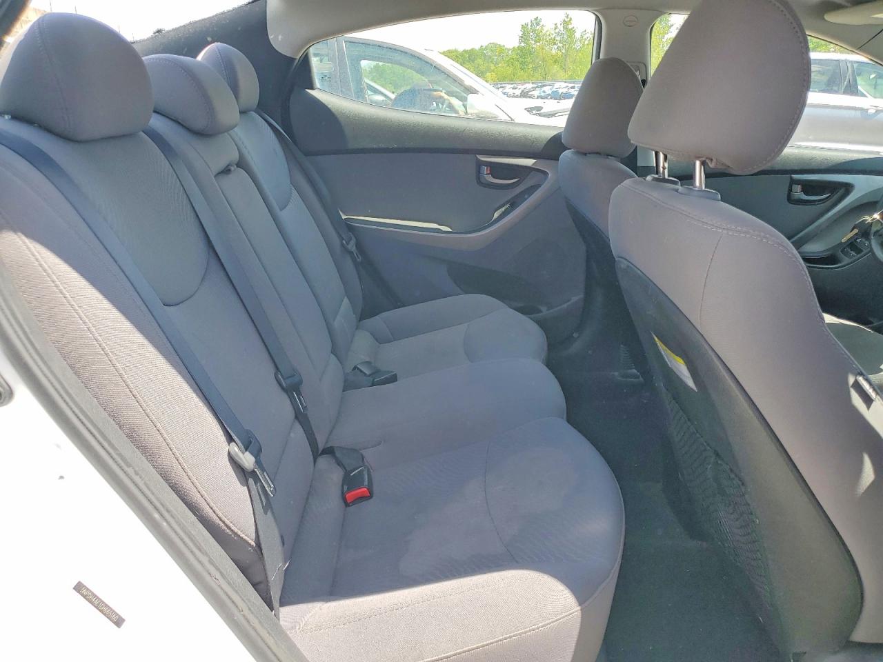 2016 HYUNDAI ELANTRA SE photo 10