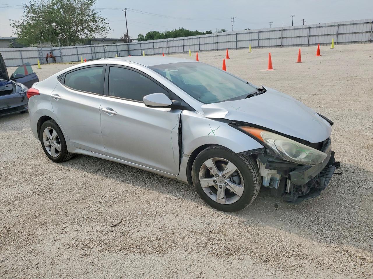 2013 HYUNDAI ELANTRA GLS photo 7