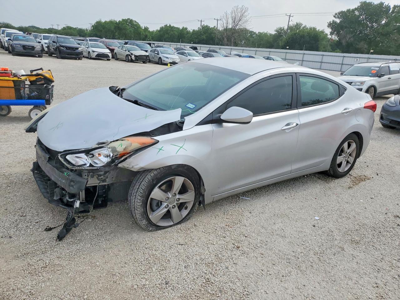 2013 HYUNDAI ELANTRA