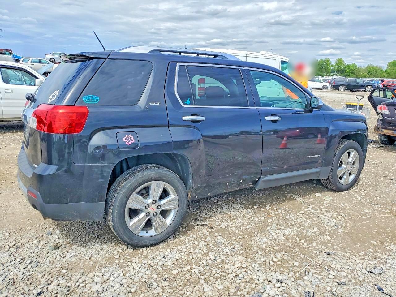 2015 GMC TERRAIN SLT photo 7