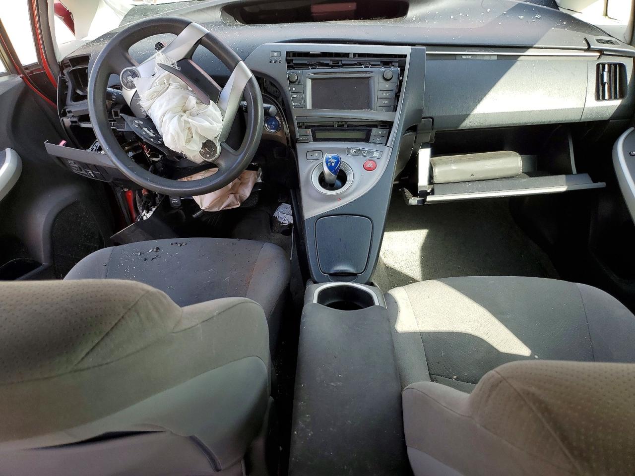 2013 TOYOTA PRIUS TWO photo 15