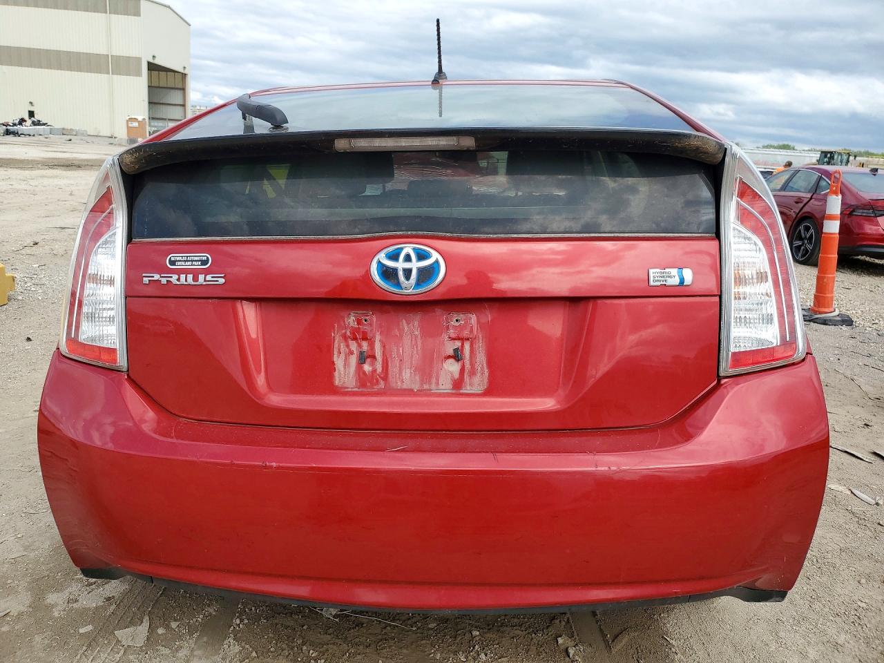 2013 TOYOTA PRIUS TWO photo 11