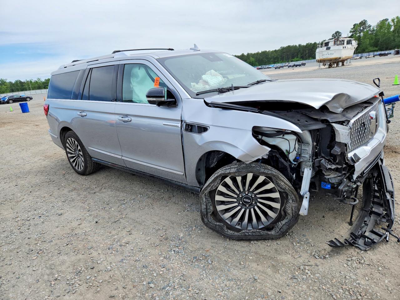 2020 LINCOLN NAVIGATOR L RESERVE photo 7