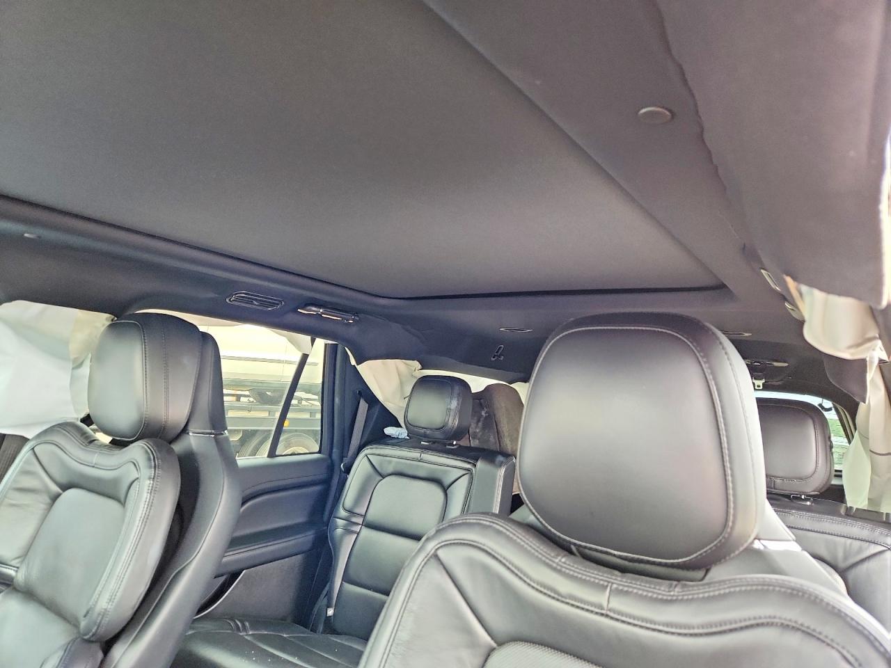 2020 LINCOLN NAVIGATOR L RESERVE photo 19