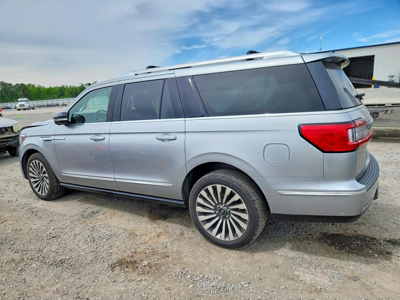 2020 LINCOLN NAVIGATOR L RESERVE photo 3