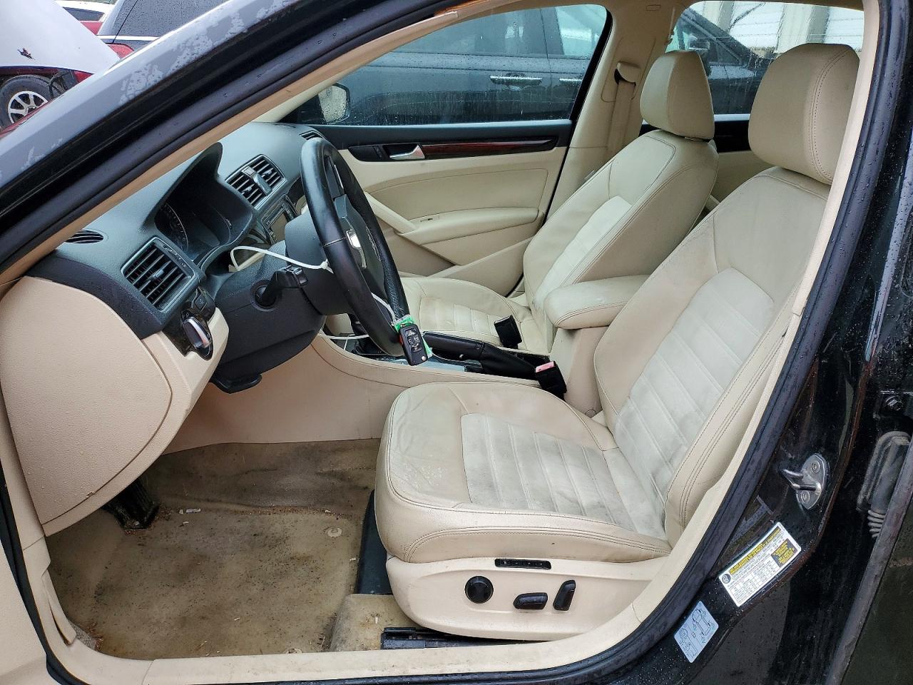 2014 VOLKSWAGEN PASSAT photo 13