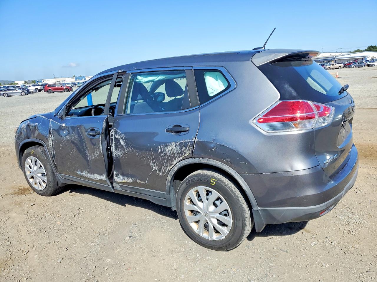 2016 NISSAN ROGUE S photo 4
