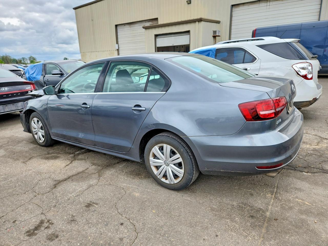 2017 VOLKSWAGEN JETTA S photo 2