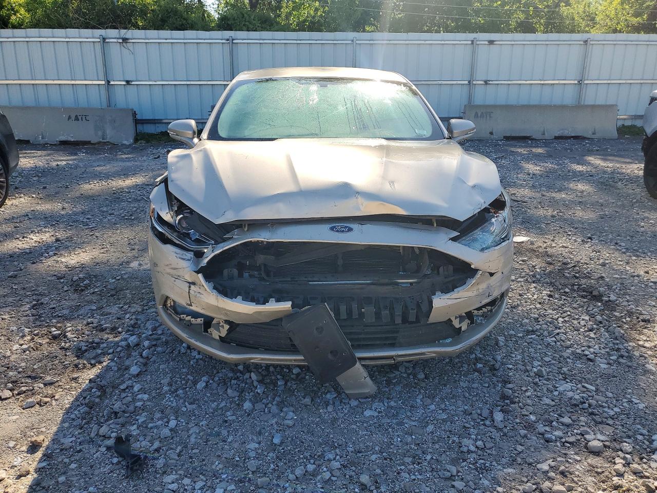 2017 FORD FUSION SE photo 9