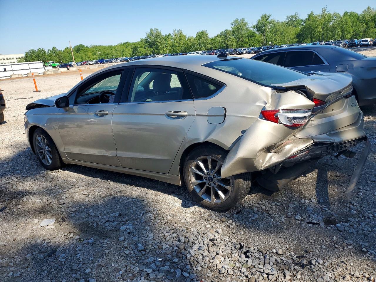 2017 FORD FUSION SE photo 3