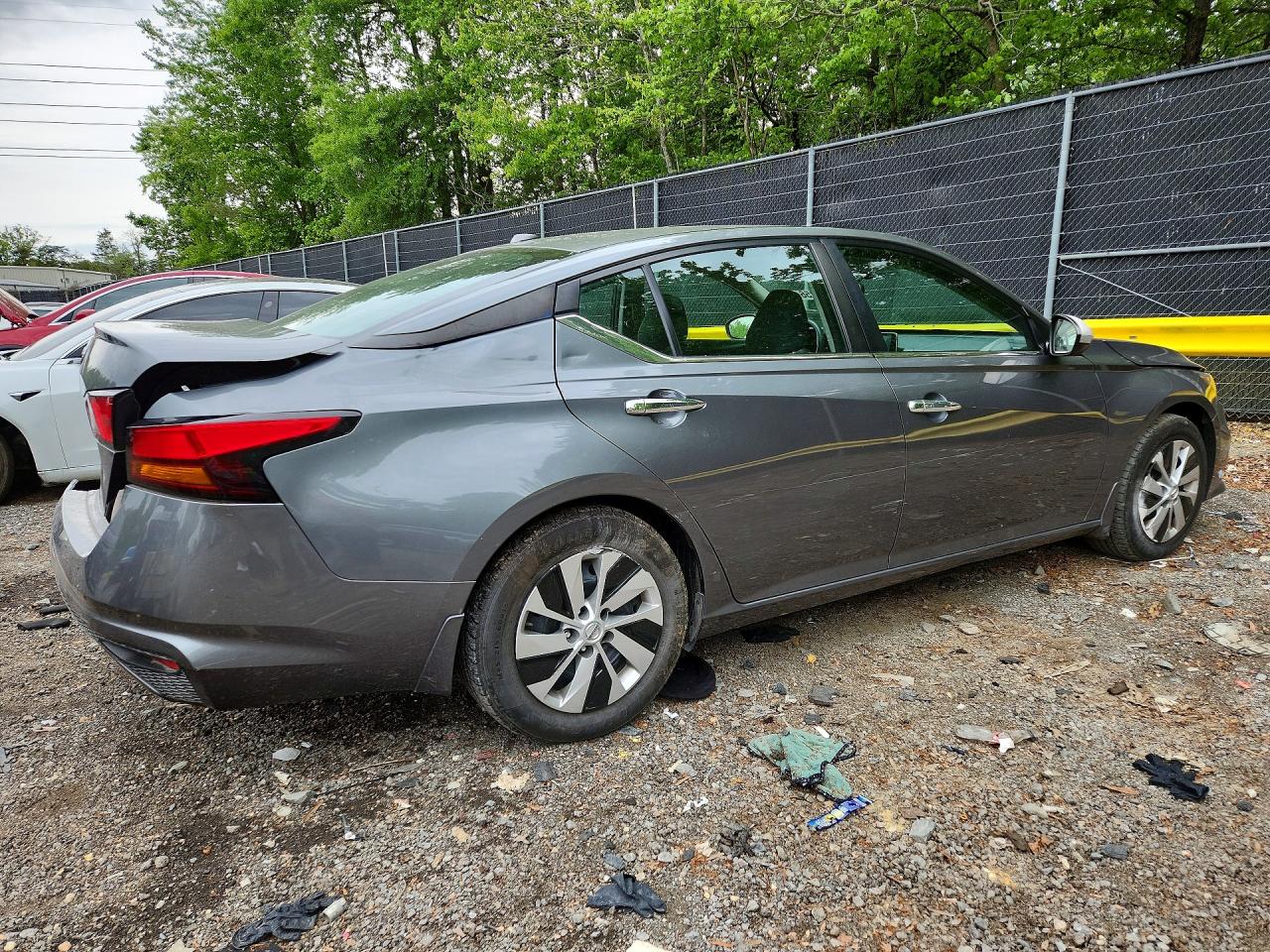 2019 NISSAN ALTIMA S photo 3