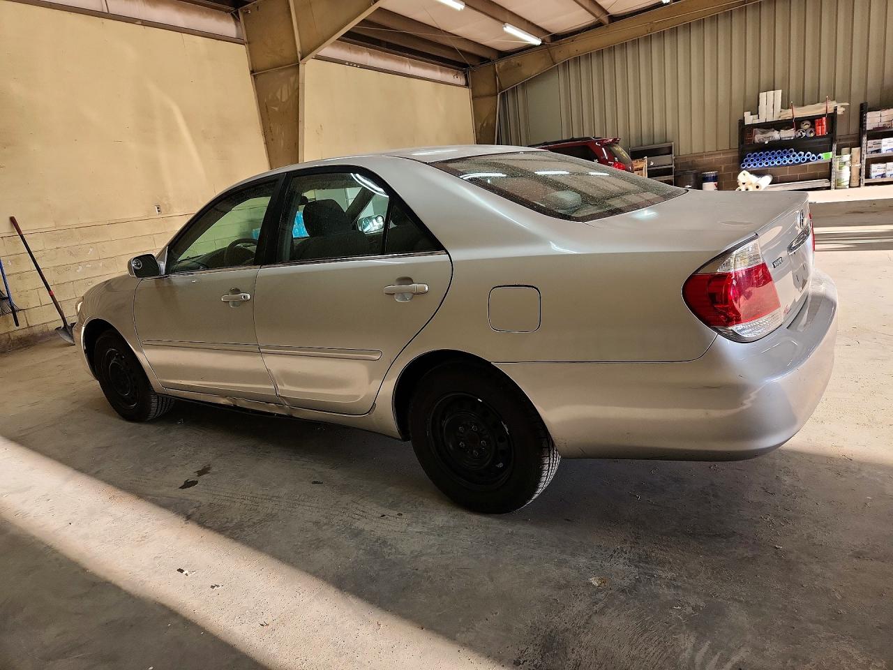 2005 TOYOTA CAMRY LE photo 3