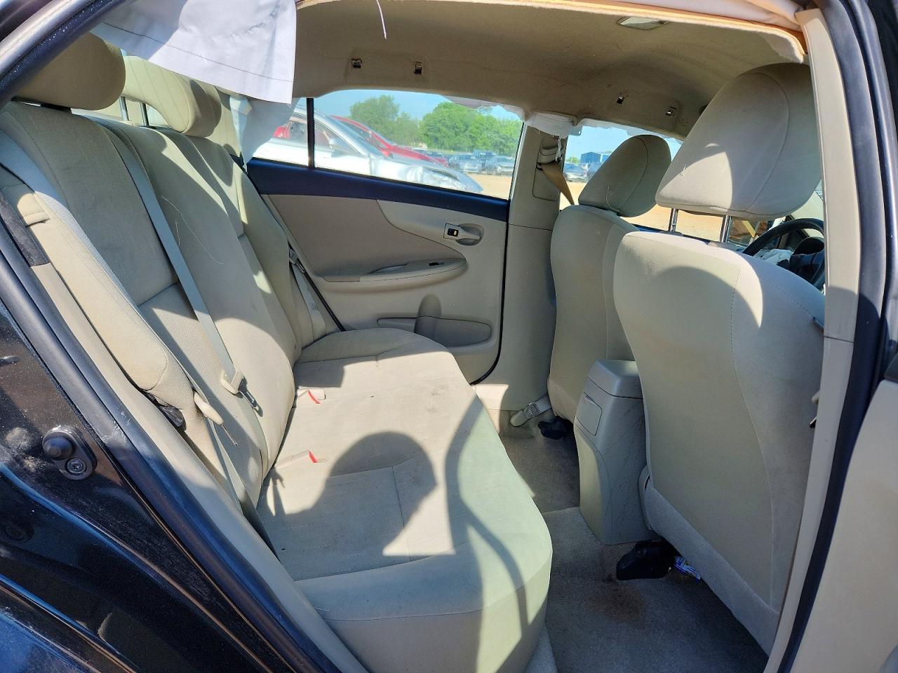 2012 TOYOTA COROLLA L photo 10
