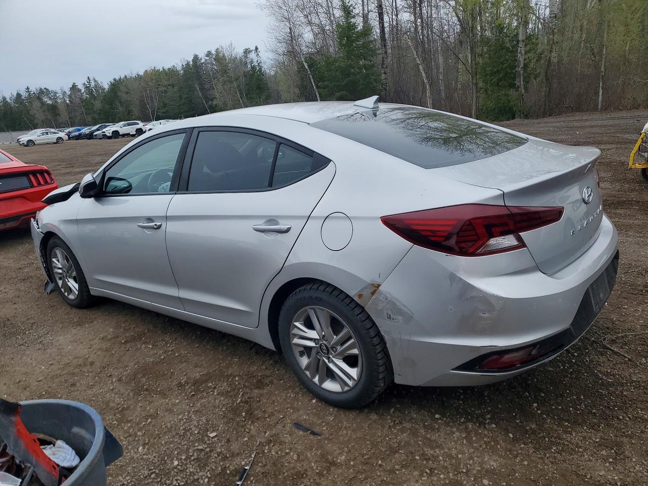 2019 HYUNDAI ELANTRA SE photo 4