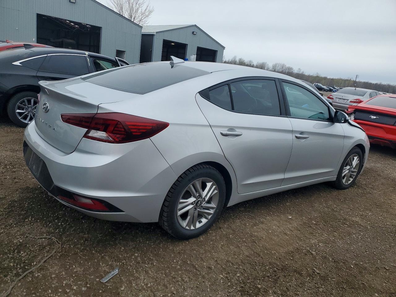 2019 HYUNDAI ELANTRA SE photo 7