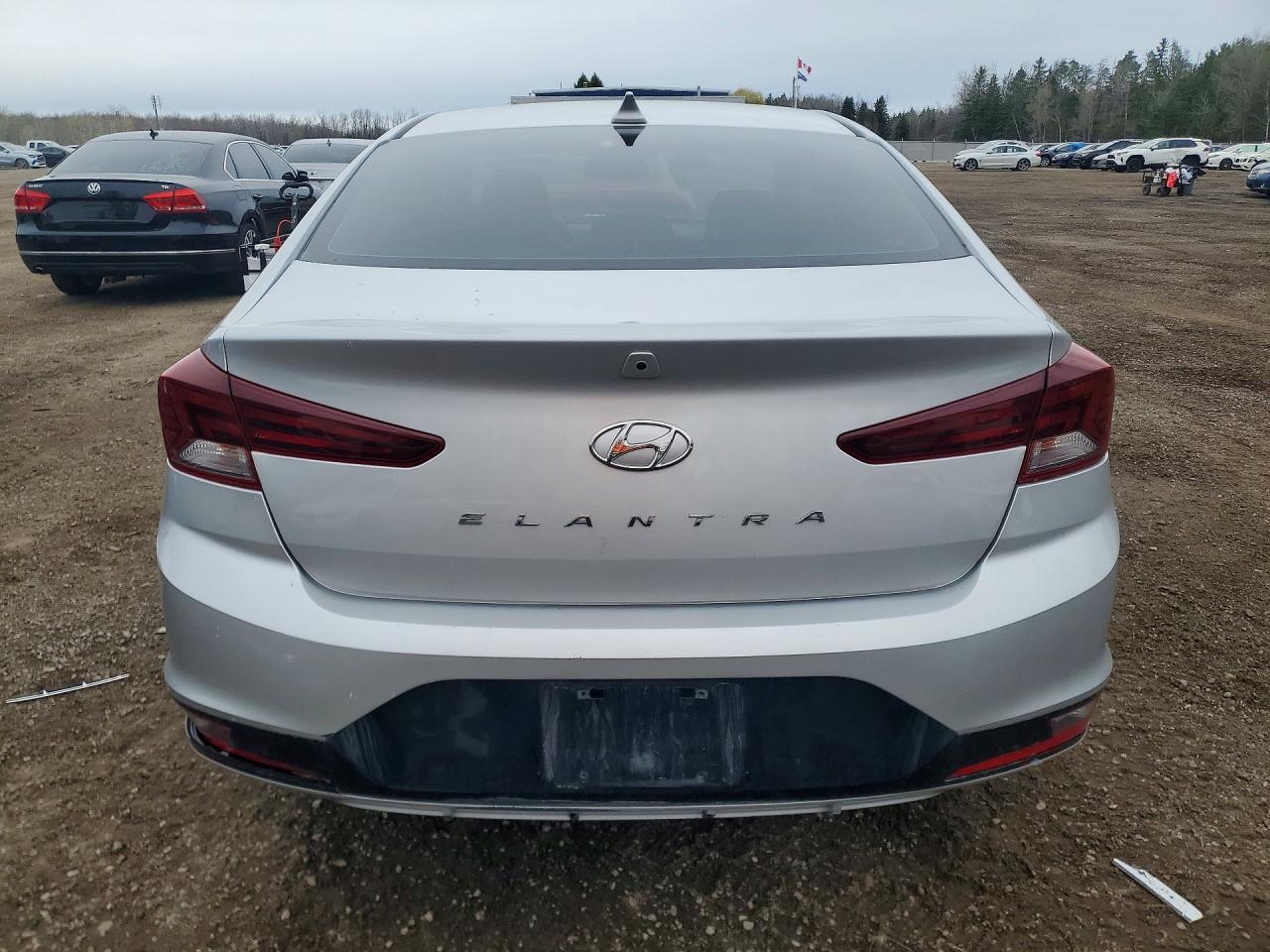 2019 HYUNDAI ELANTRA SE photo 16