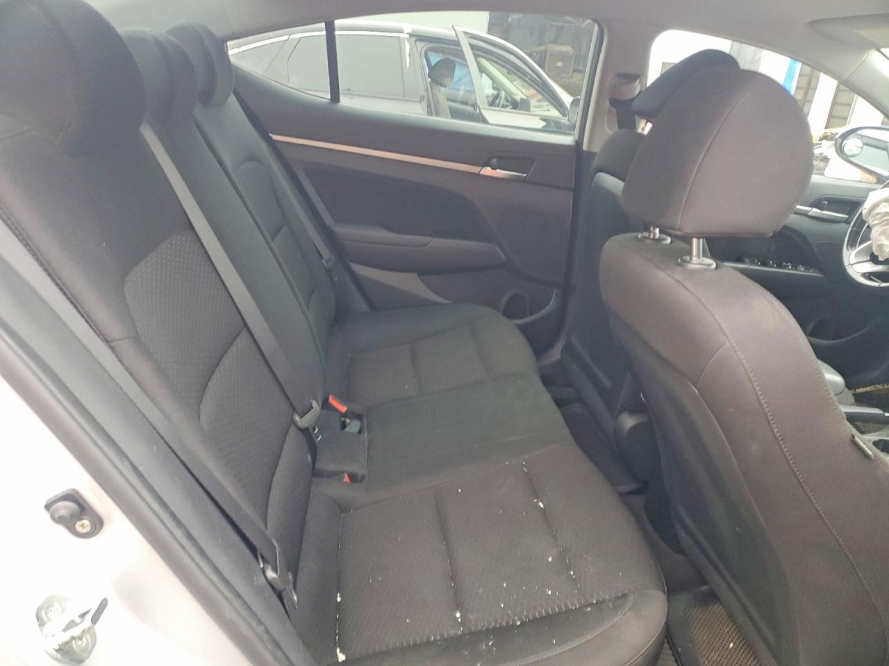 2019 HYUNDAI ELANTRA SE photo 28
