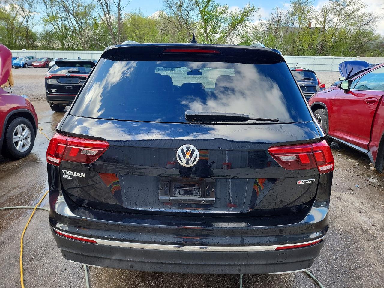 2021 VOLKSWAGEN TIGUAN SE photo 11