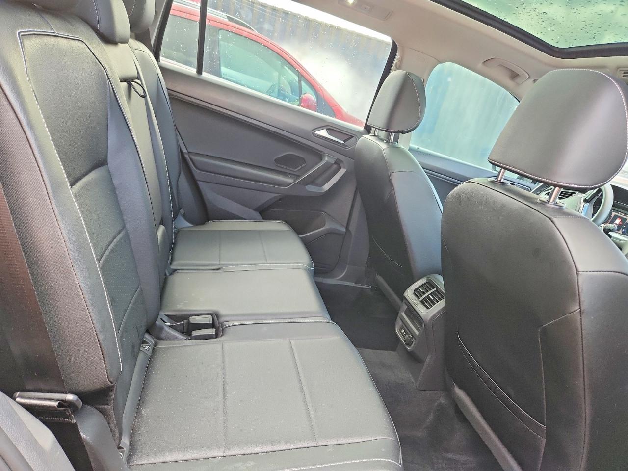 2021 VOLKSWAGEN TIGUAN SE photo 21
