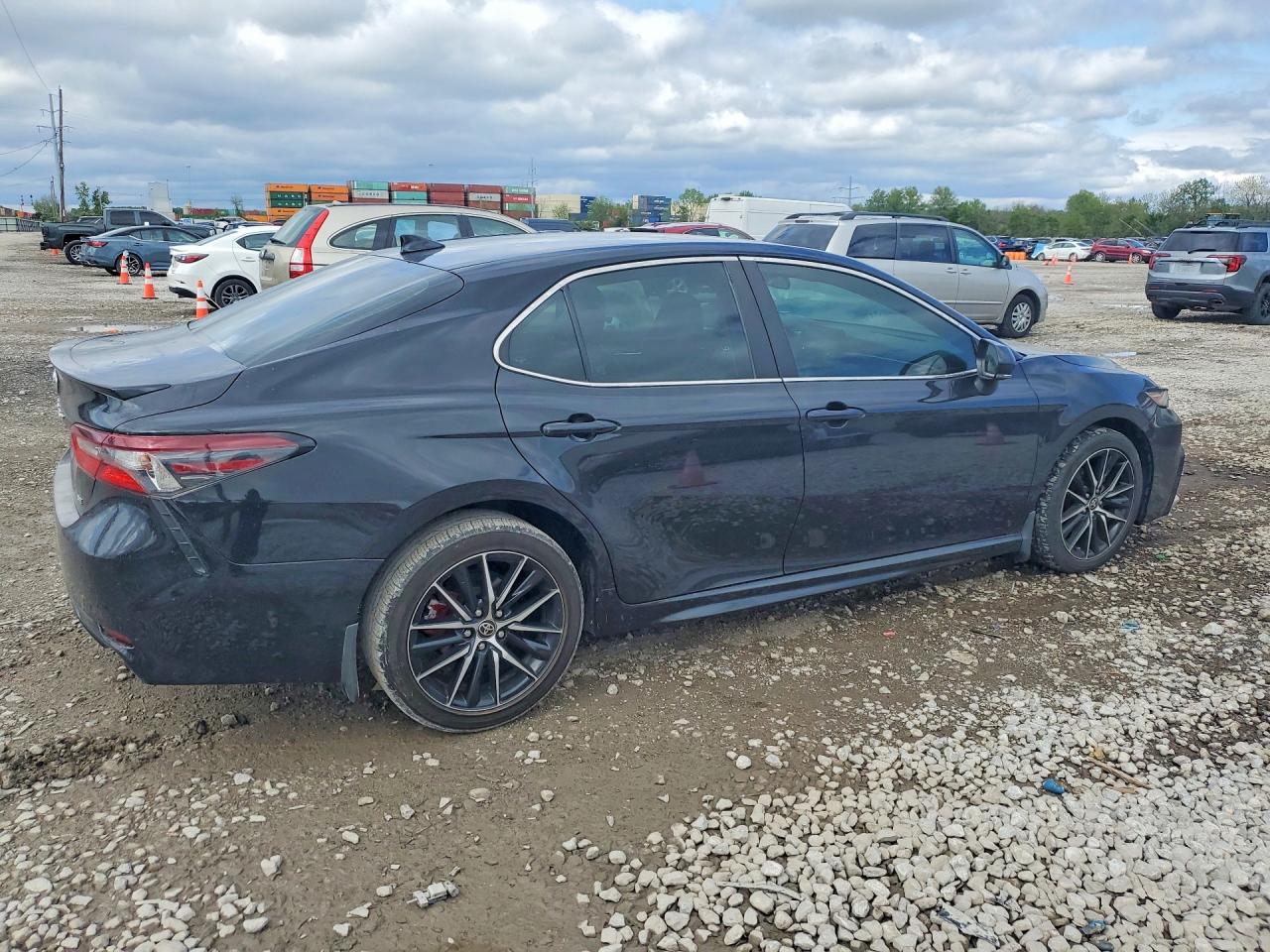 2022 TOYOTA CAMRY SE photo 5