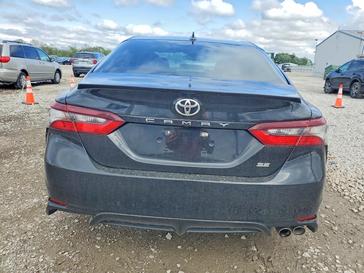 2022 TOYOTA CAMRY SE photo 11