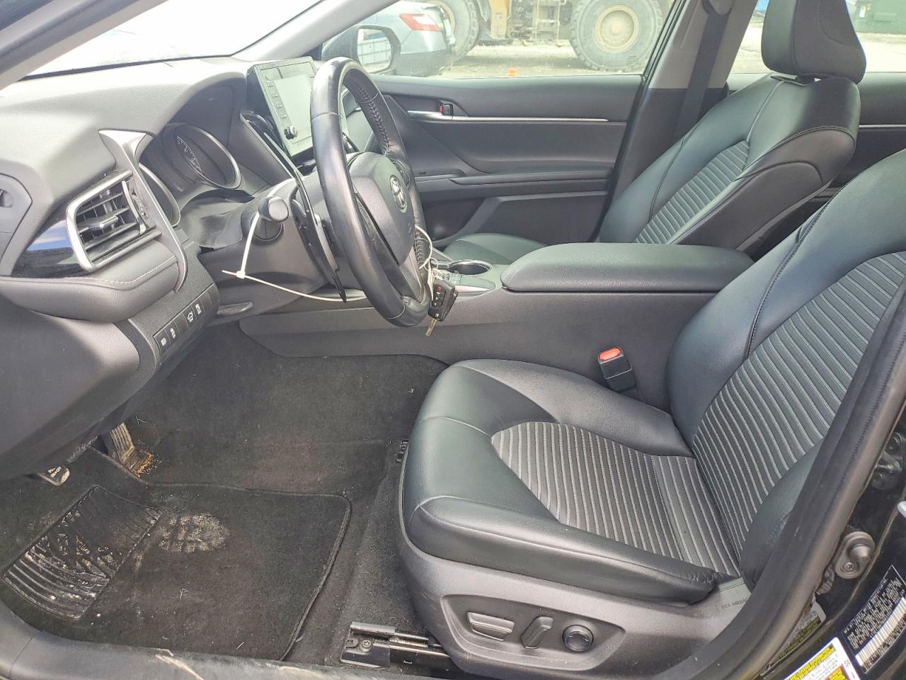 2022 TOYOTA CAMRY SE photo 13