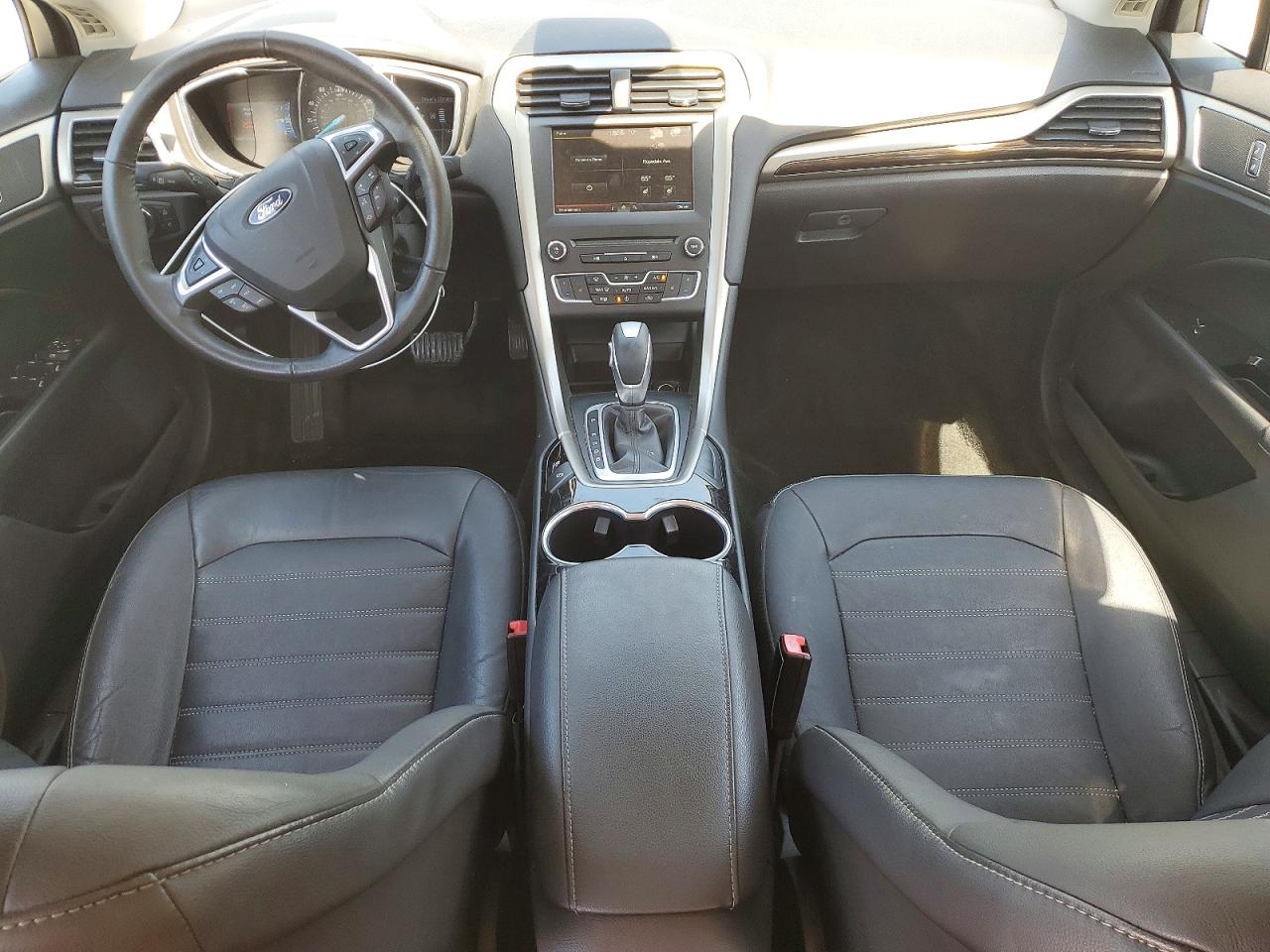2016 FORD FUSION SE photo 8