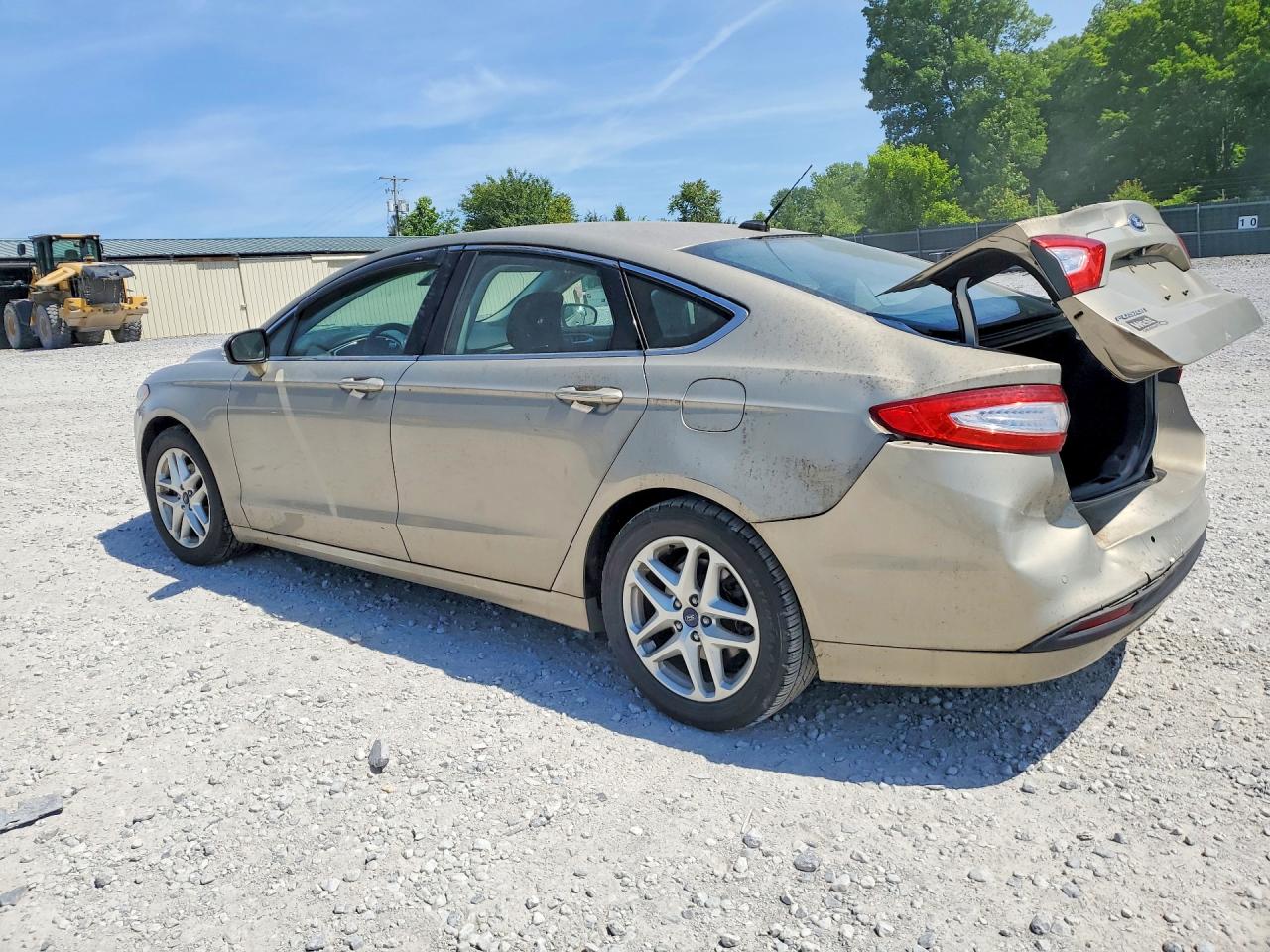 2016 FORD FUSION SE photo 2