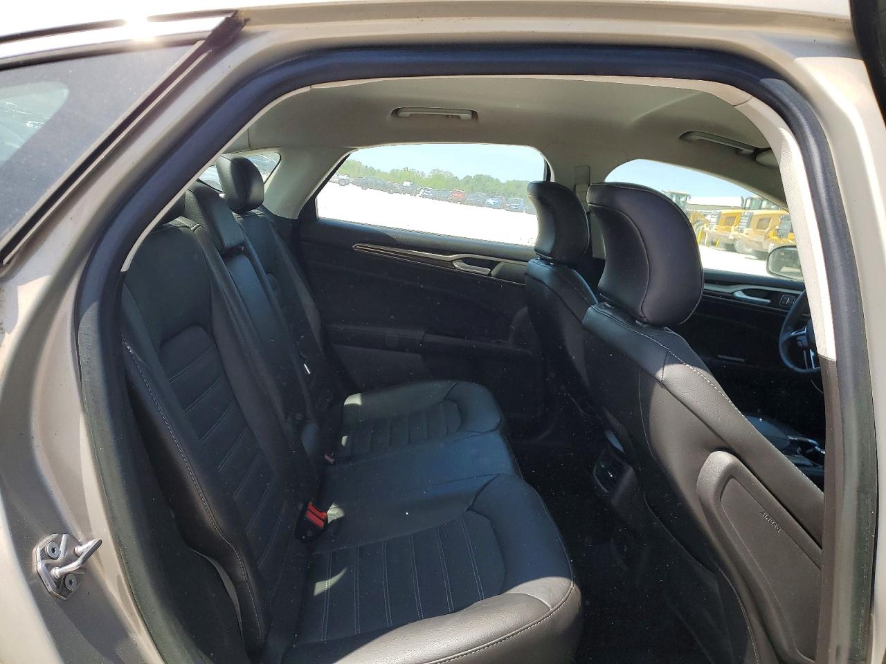 2016 FORD FUSION SE photo 10