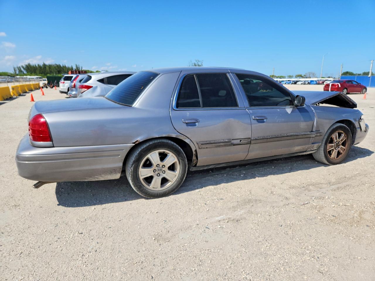 2006 FORD CROWN VICTORIA LX photo 5