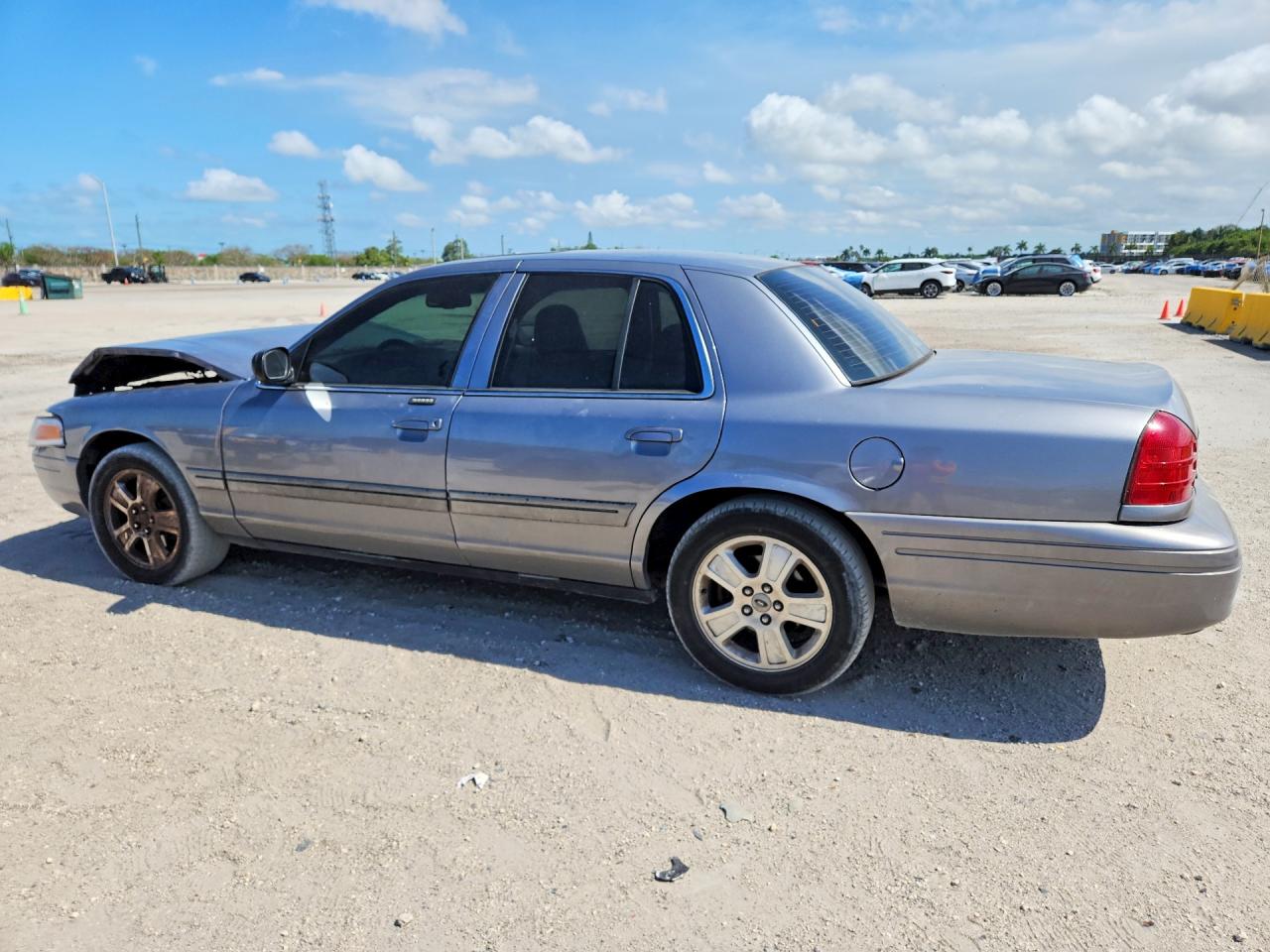2006 FORD CROWN VICTORIA LX photo 3