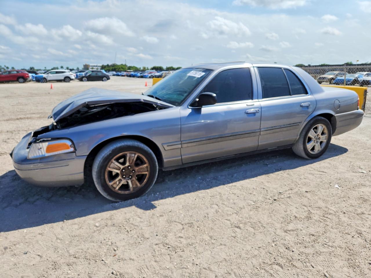 2006 FORD CROWN VICTORIA